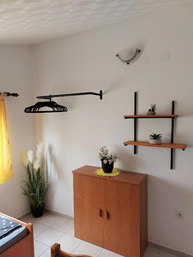 Apartments Maltasic Vir Exterior photo