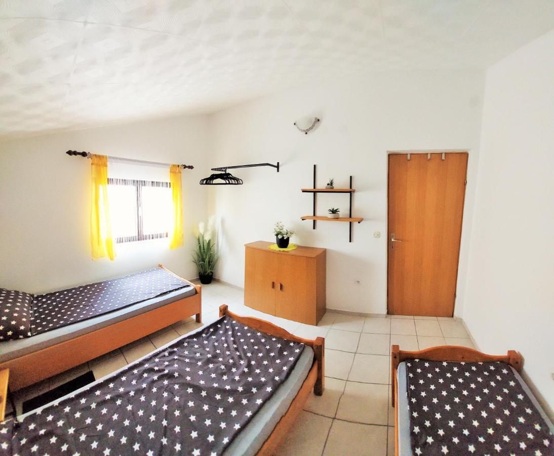 Apartments Maltasic Vir Exterior photo