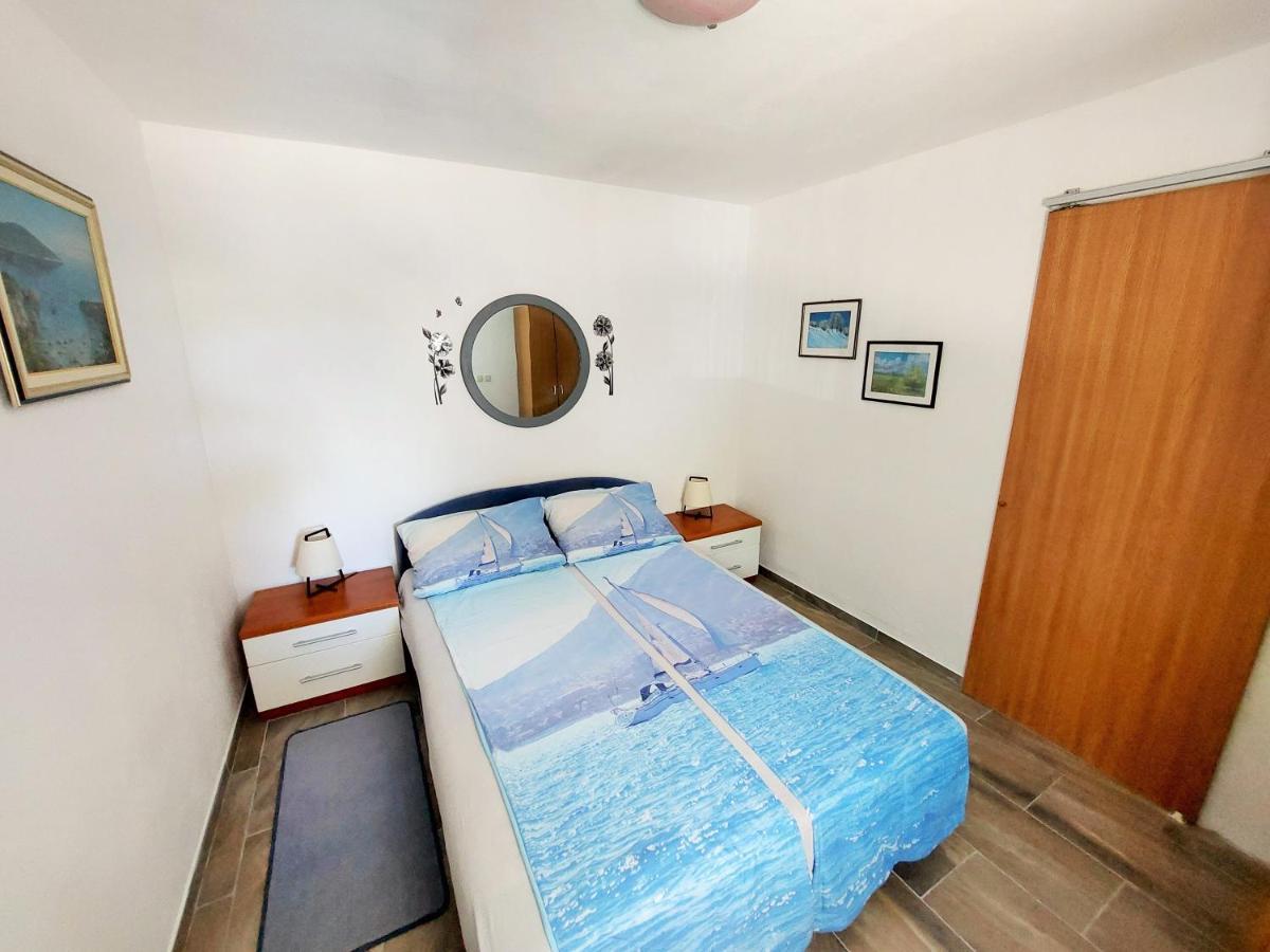 Apartments Maltasic Vir Exterior photo